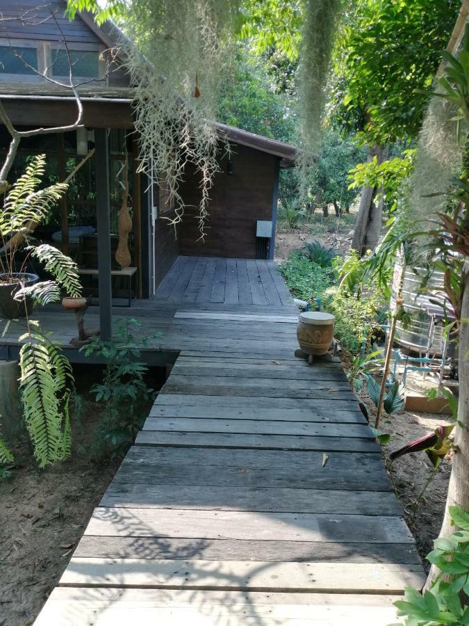 Rustic​ Charm​ Suphan​ Ban Tha Pong Luaran gambar