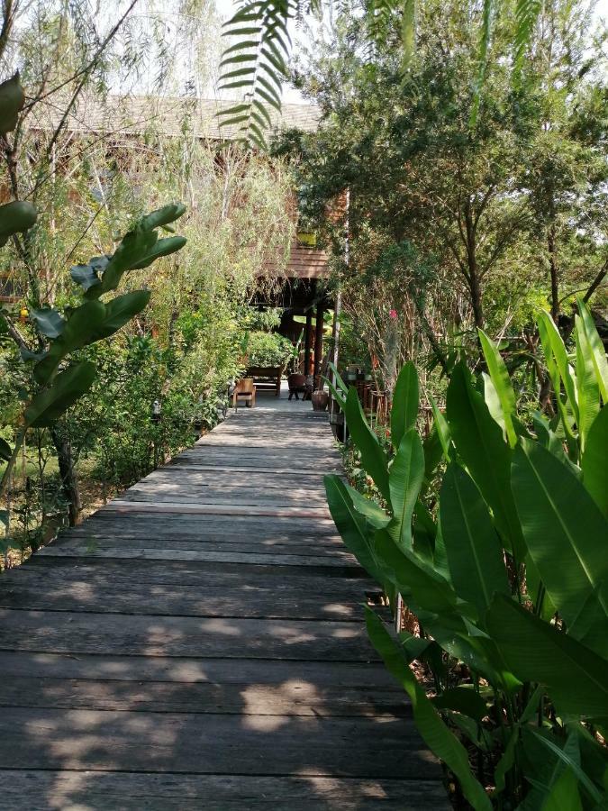 Rustic​ Charm​ Suphan​ Ban Tha Pong Luaran gambar